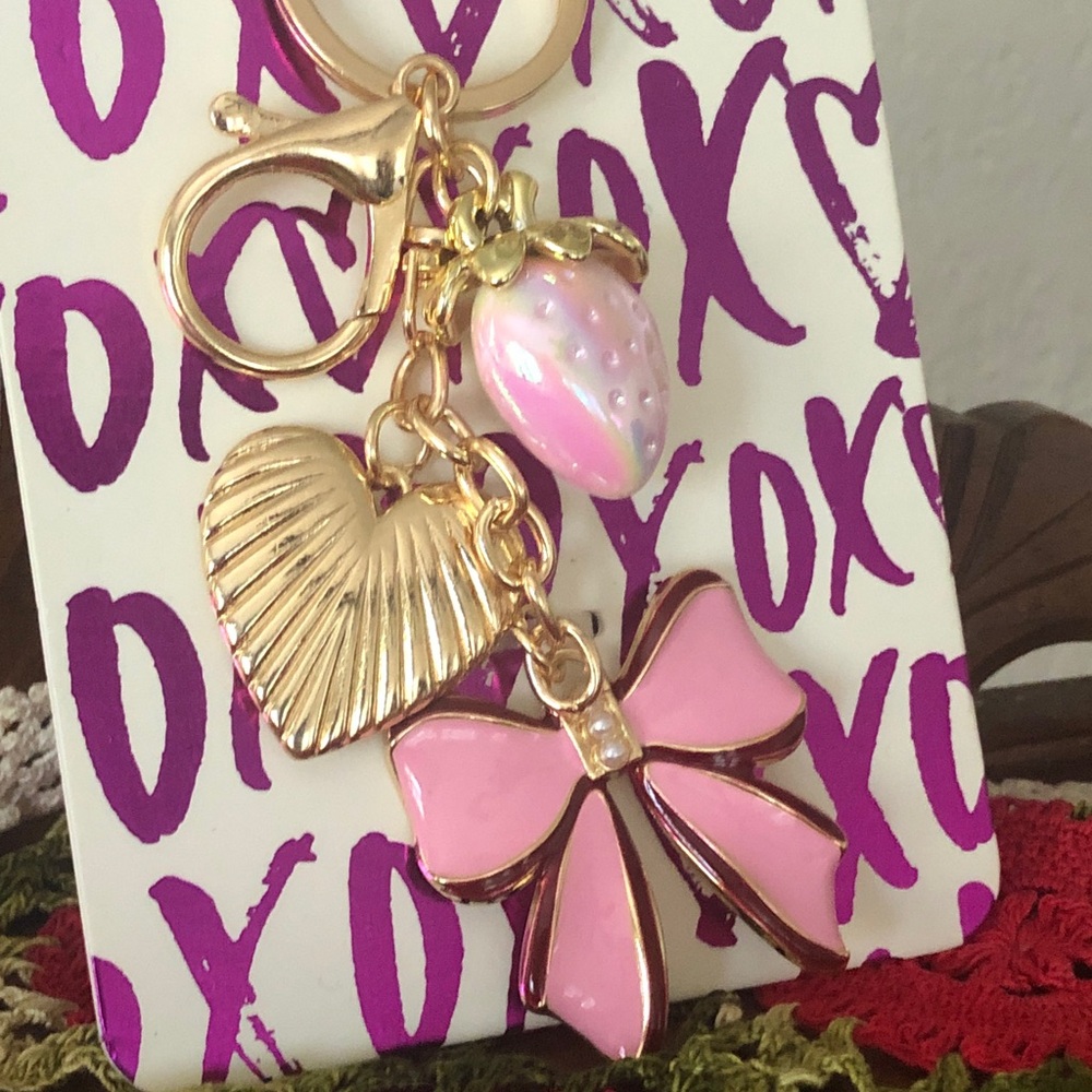 NEW Lucy & Lola Punk Strawberry & Bow w/Goldtone Heart Bag Charm/Keychain